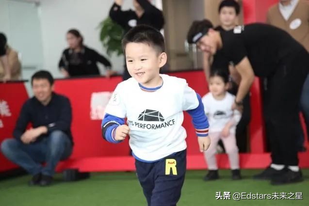 赫石郝萌萌:挣扎转型到政策利好,体育教育跌宕起伏的一年