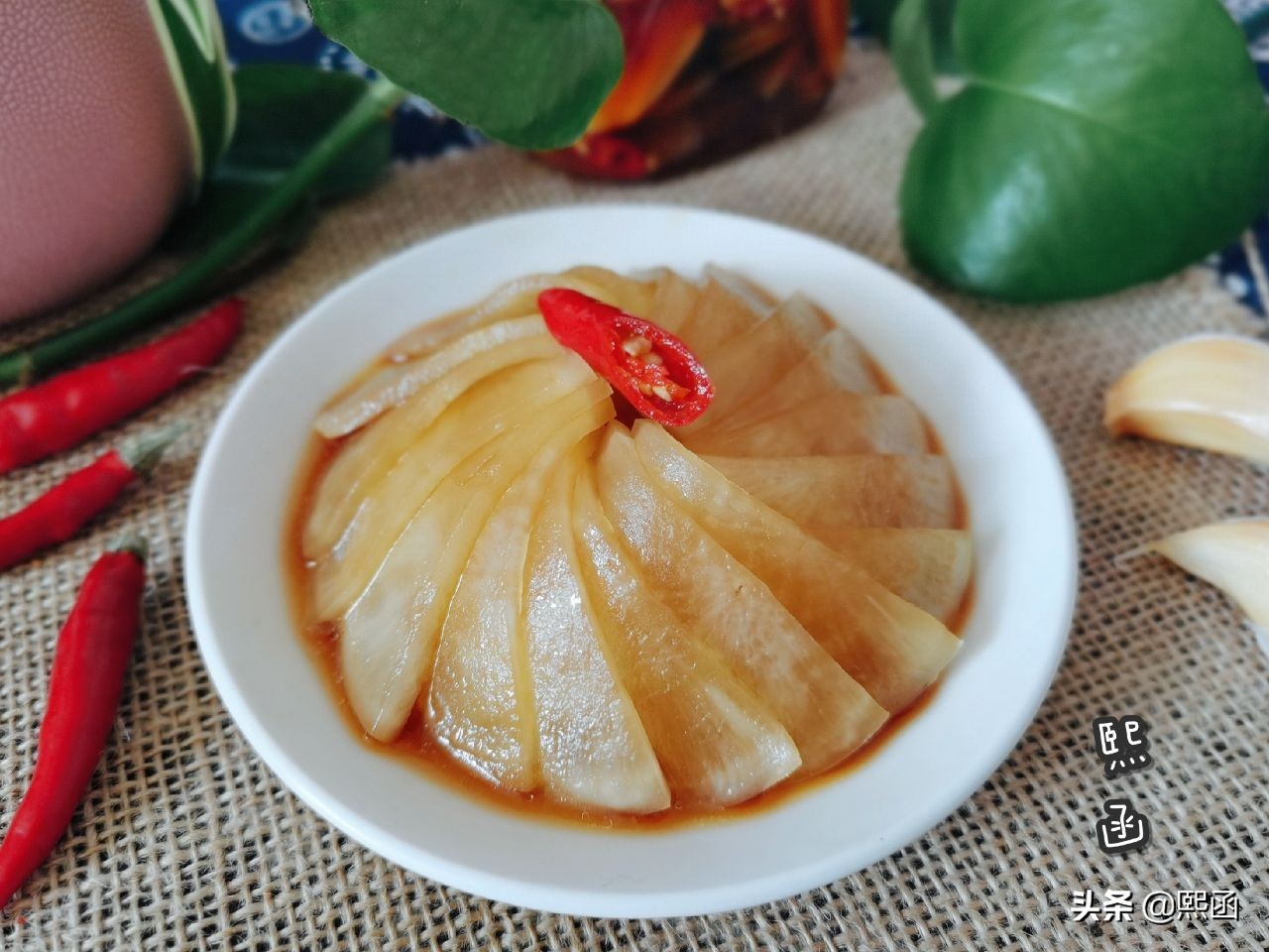 腌萝卜片用盐吗,腌萝卜片用陈醋行不行