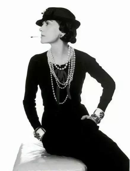 最先穿丝袜的国家,最早穿丝袜的人