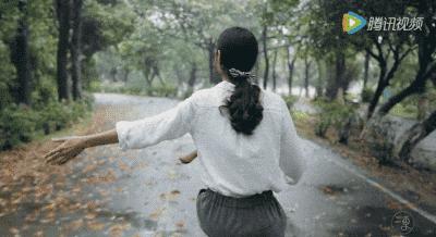 她31岁放弃北漂，回归自然，用枯枝败叶，打造了一个梦幻森林