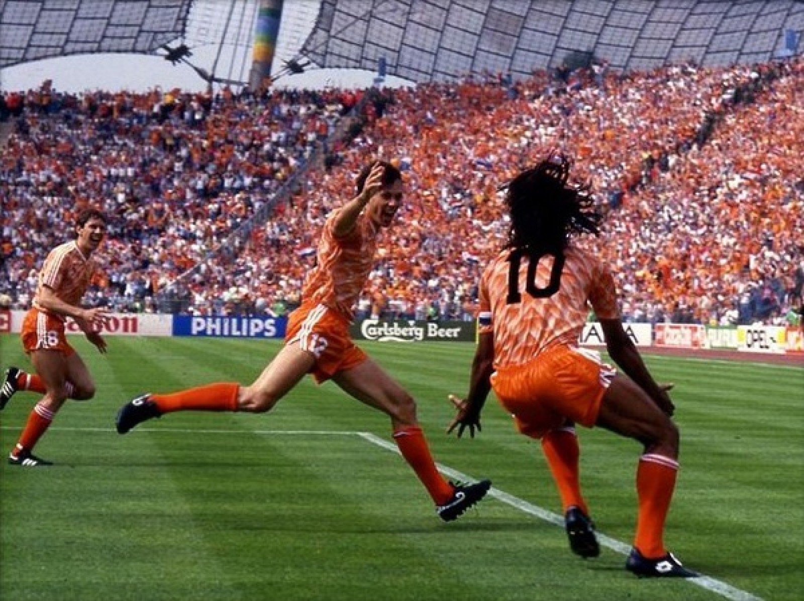 世界足球十大梦幻三人组,世界足坛10大三人组合