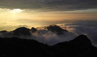 望岳杜甫描写泰山神奇秀丽的诗句,杜甫泰山的诗刻在哪里