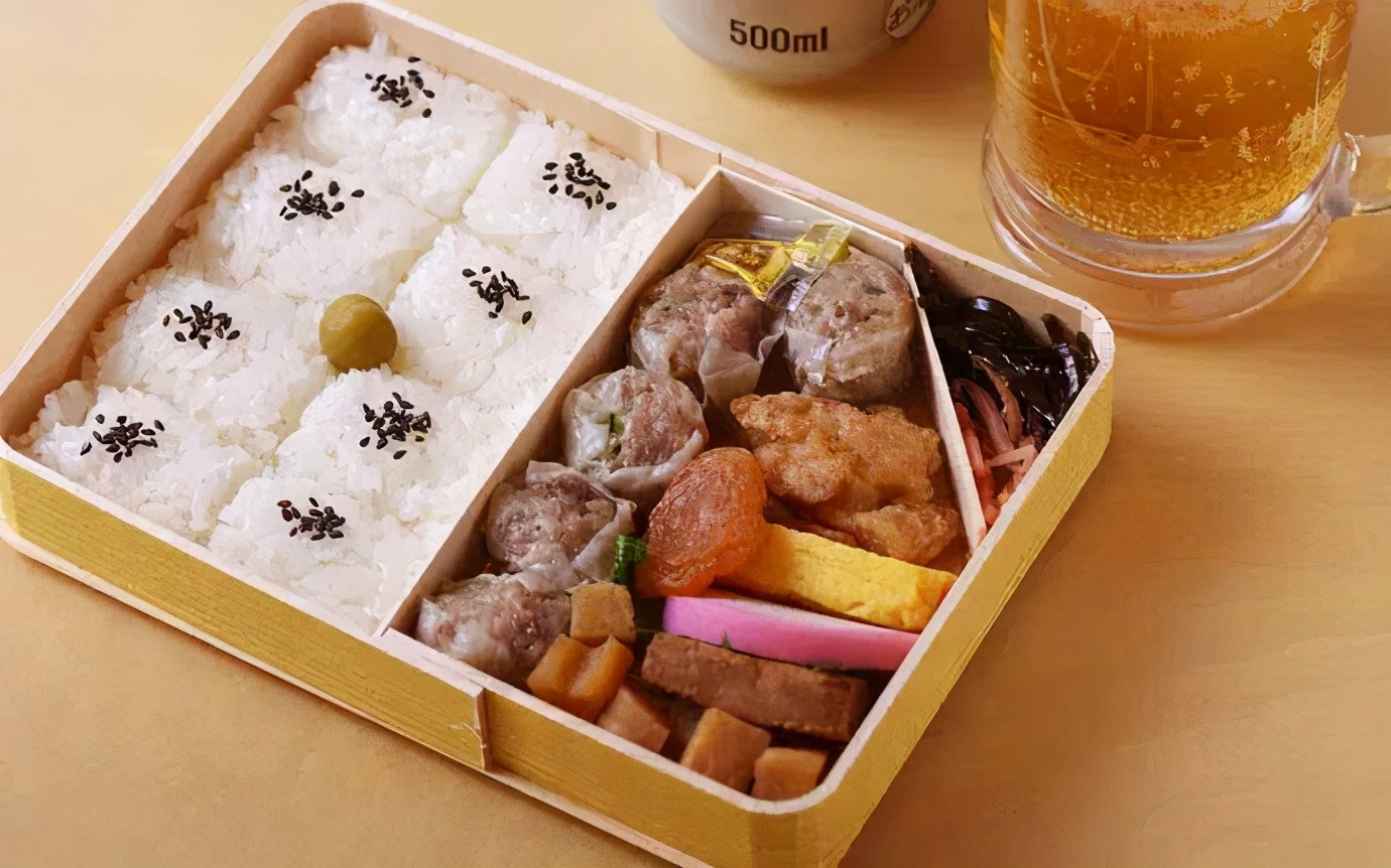 只有一颗梅干的便当敢卖40块？日本主编试吃后，给出了此种评价