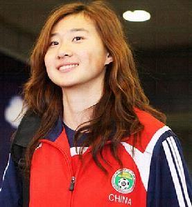 最美的女兵退出现役,女足国门赵丽娜宣布退役