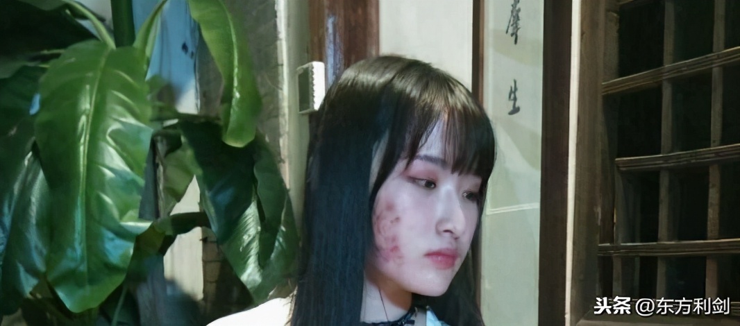 五官漂亮但皮肤很黑,皮肤黑的女生五官漂亮