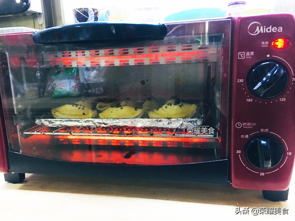 两分钟教你在家做榴莲酥简单易学,榴莲酥超简单的做法视频