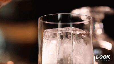 国贸旁边的楼顶酒吧,国贸下的酒