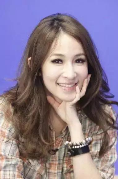 新男友小16岁？她是真·鲜肉收割机没错了...