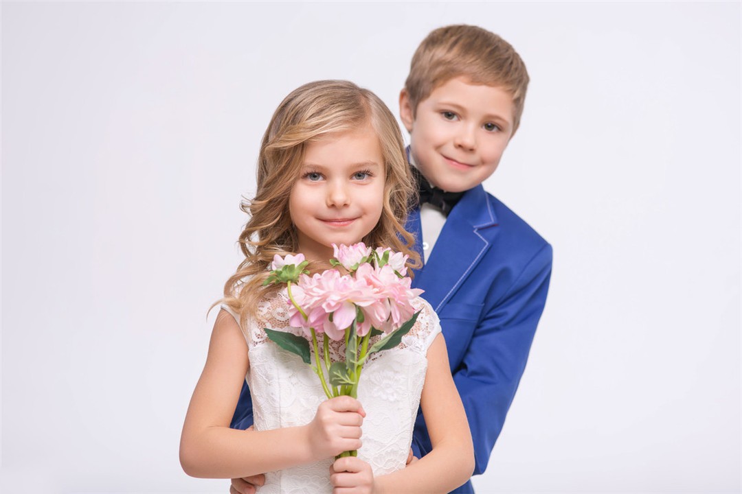 父母该不该阻挠早恋,早恋被妈发现一直阻挠怎么办