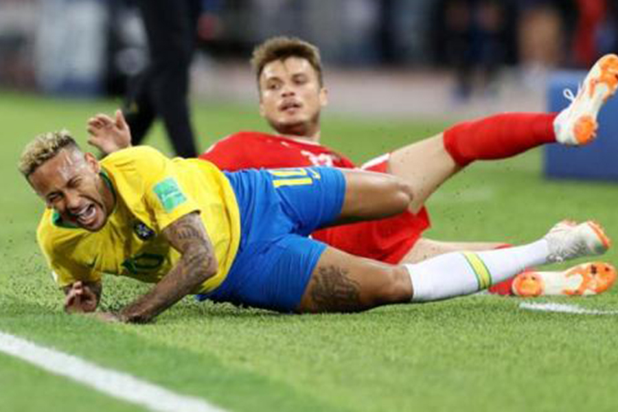 假摔属于哪种犯规,假摔跳水