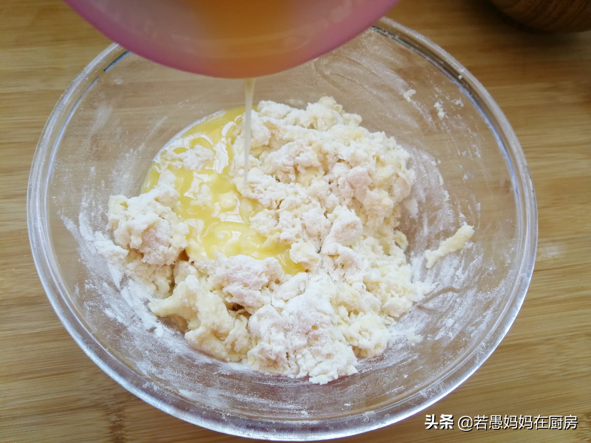 自制华夫饼的做法,自制华夫饼老的好还是嫩的好