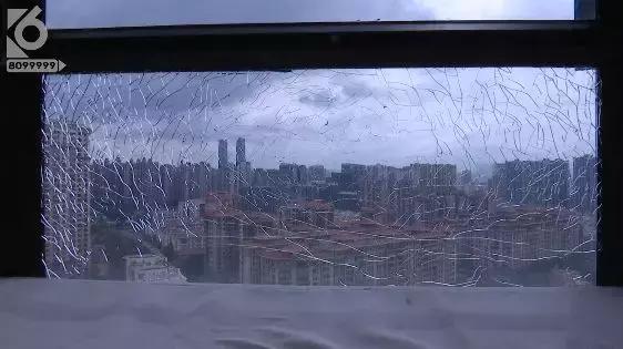 红星紫郡11家住户玻璃爆裂住户质疑质量差物管甩锅天气热