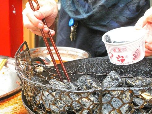 目前最火爆的摆地摊小吃,摆地摊什么小吃最火爆既简单