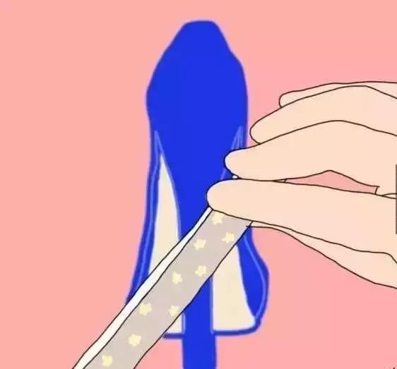 莫名想笑！白色雪地靴洗成黑鞋，店家：改色的钱我就不收了