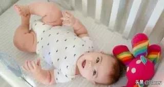 林允儿的o型腿,林允儿的o型腿走路