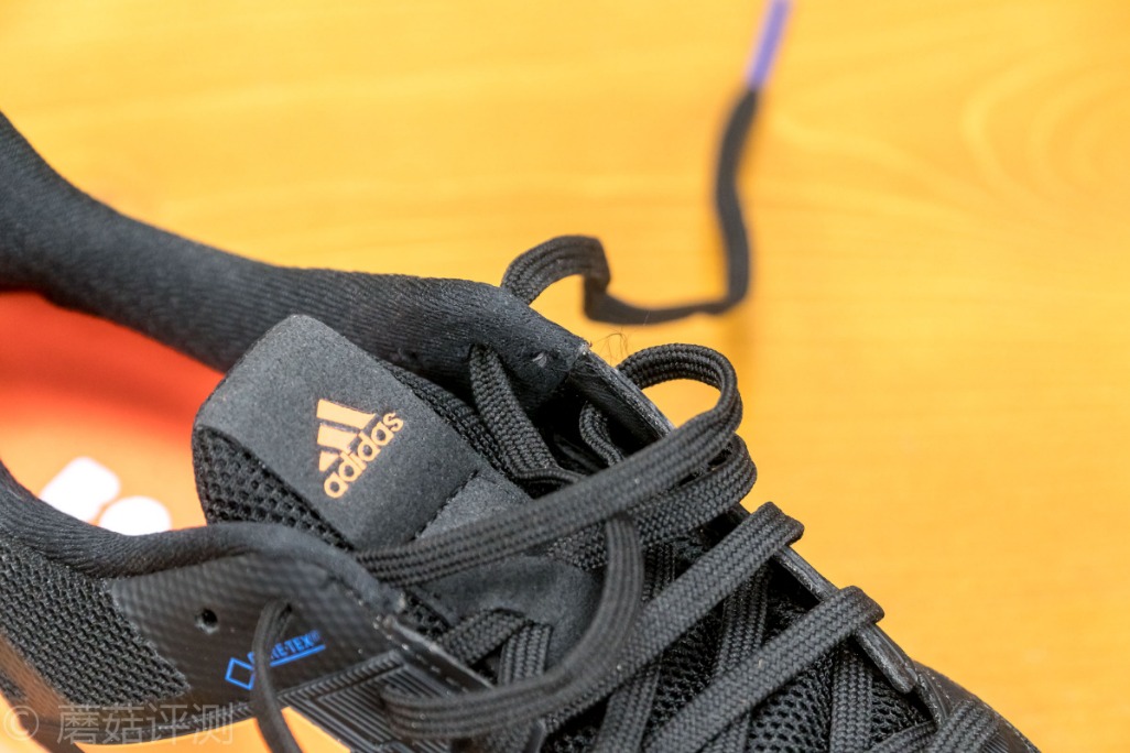 阿迪ultraboost22黑蓝,阿迪supernova和ultraboost