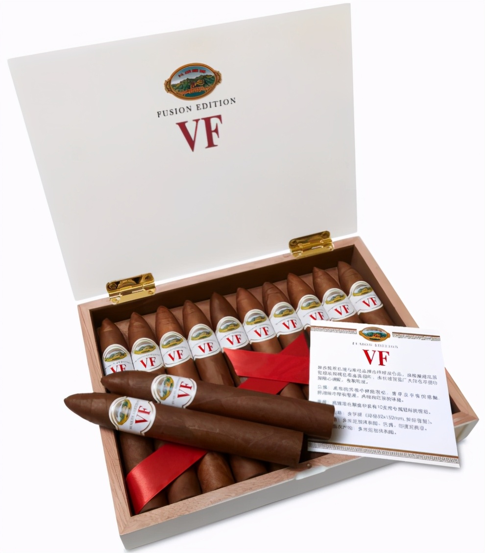 长城雪茄唯佳联名版怎么剪,长城唯佳金字塔雪茄外壳