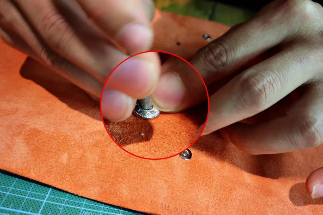 爱马仕皮包修复视频,修复爱马仕皮带扣