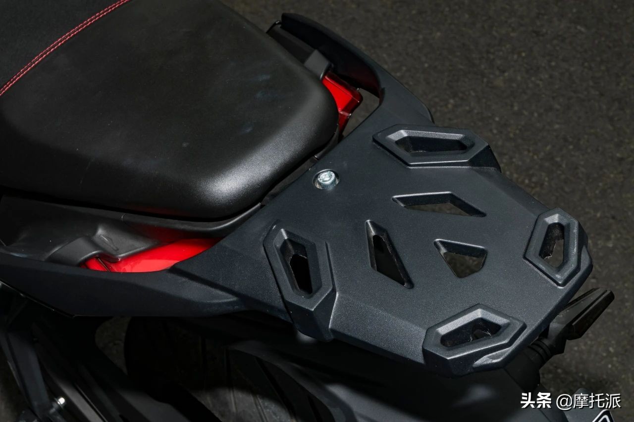 无极500ds和贝纳利502哪个好,无极500ds2019款与2021款区别