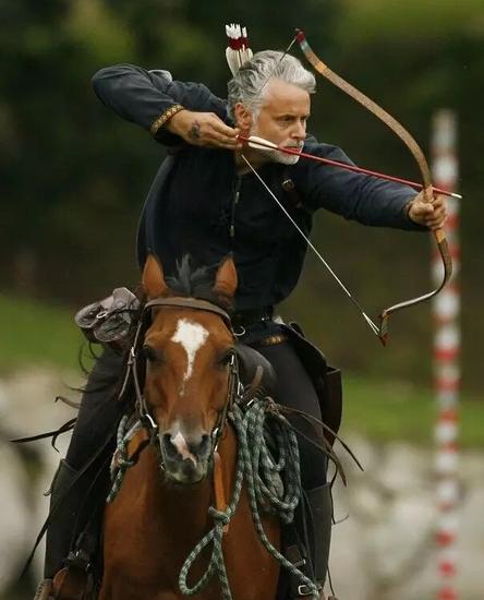 牛角——改良弓的不二之选，为强弓劲弩插上翅膀