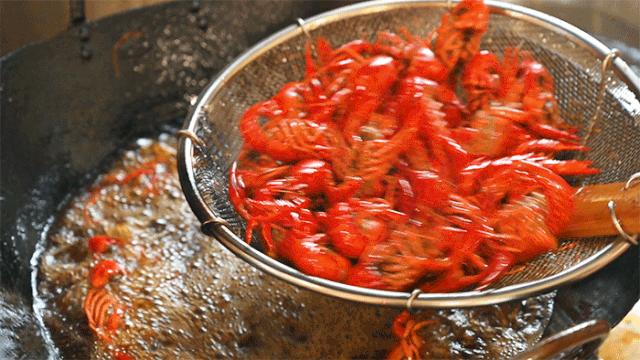 巴掌大小龙虾,深夜爆香小龙虾