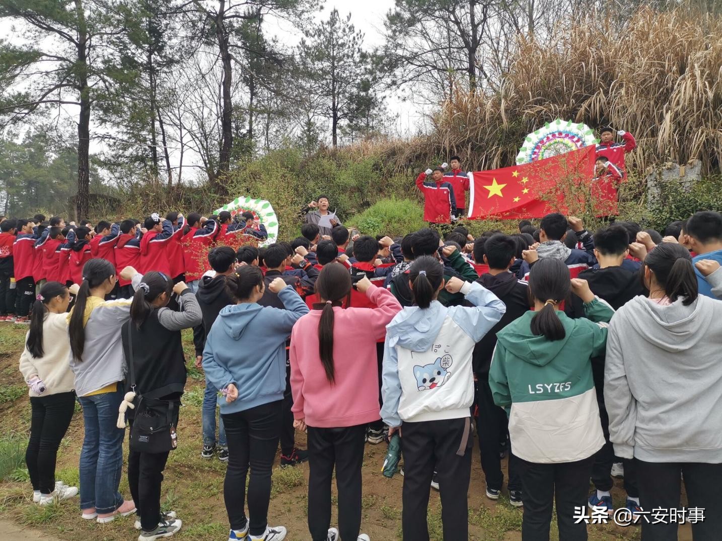 学校清明节祭扫先烈主题活动方案,学校开展清明节缅怀先烈扫墓活动