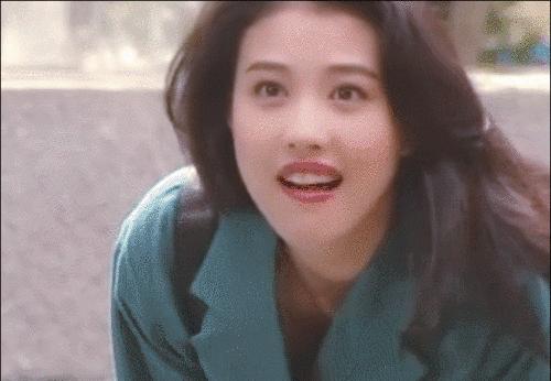 原形毕露！烤瓷牙“抢镜”忒显老，大概早已忘了“美人三分龅”