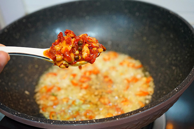 李子柒家月销95万的螺蛳粉，在家就能轻松搞定，好吃到流泪！