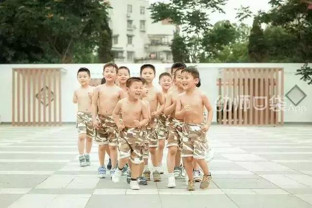 毕业最创意的毕业照多人,毕业照用什么造型好看