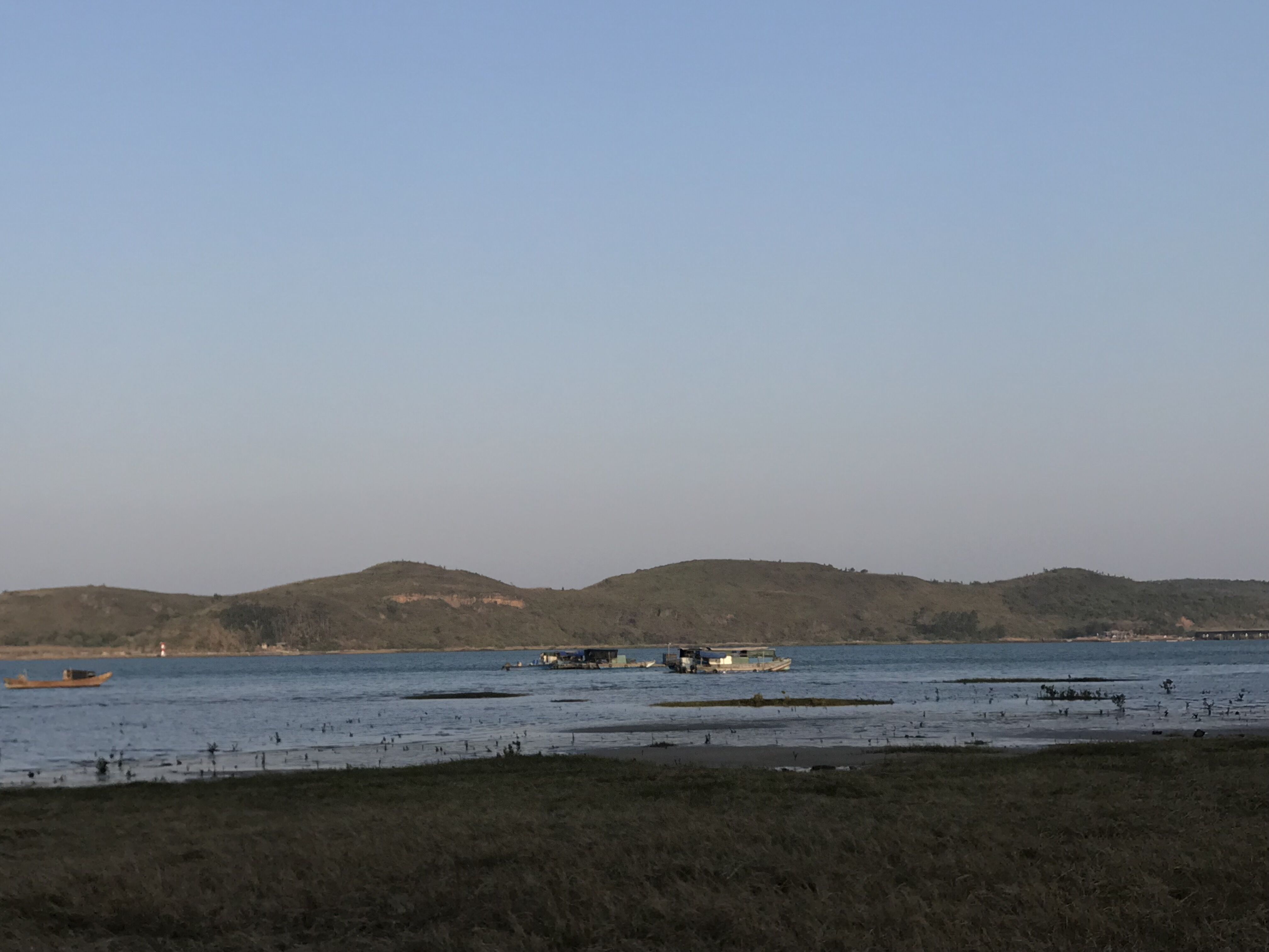 又见东兴,故地重游口岸都关闭了,不同时间不同伙伴不同心情