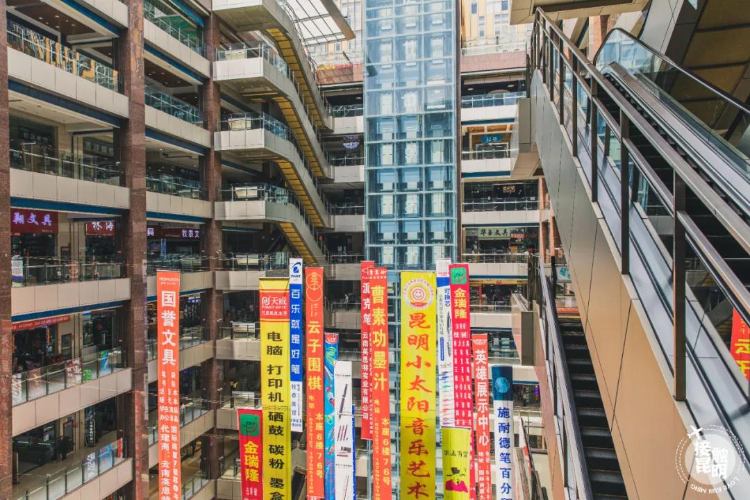 云纺，一个被美食“耽误”的批发市场