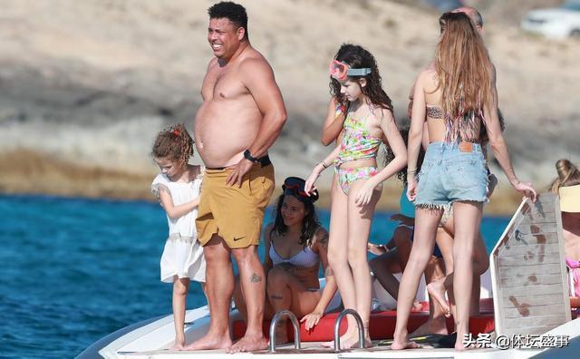 浪荡球王三段婚史后依旧坐拥90后超模女友76年的他如何做到的？