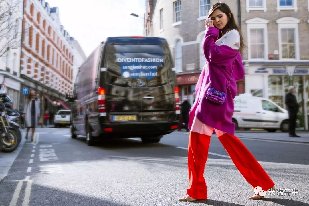 素人怎么去参加时装周走秀,素人怎么去时装周看秀