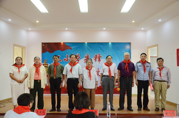 从小学先锋长大做先锋事迹,从小学先锋长大做先锋人物