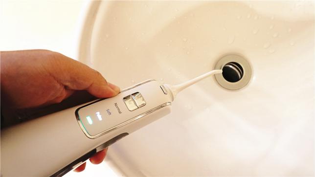 美国便携水牙线,好来便携式水牙线