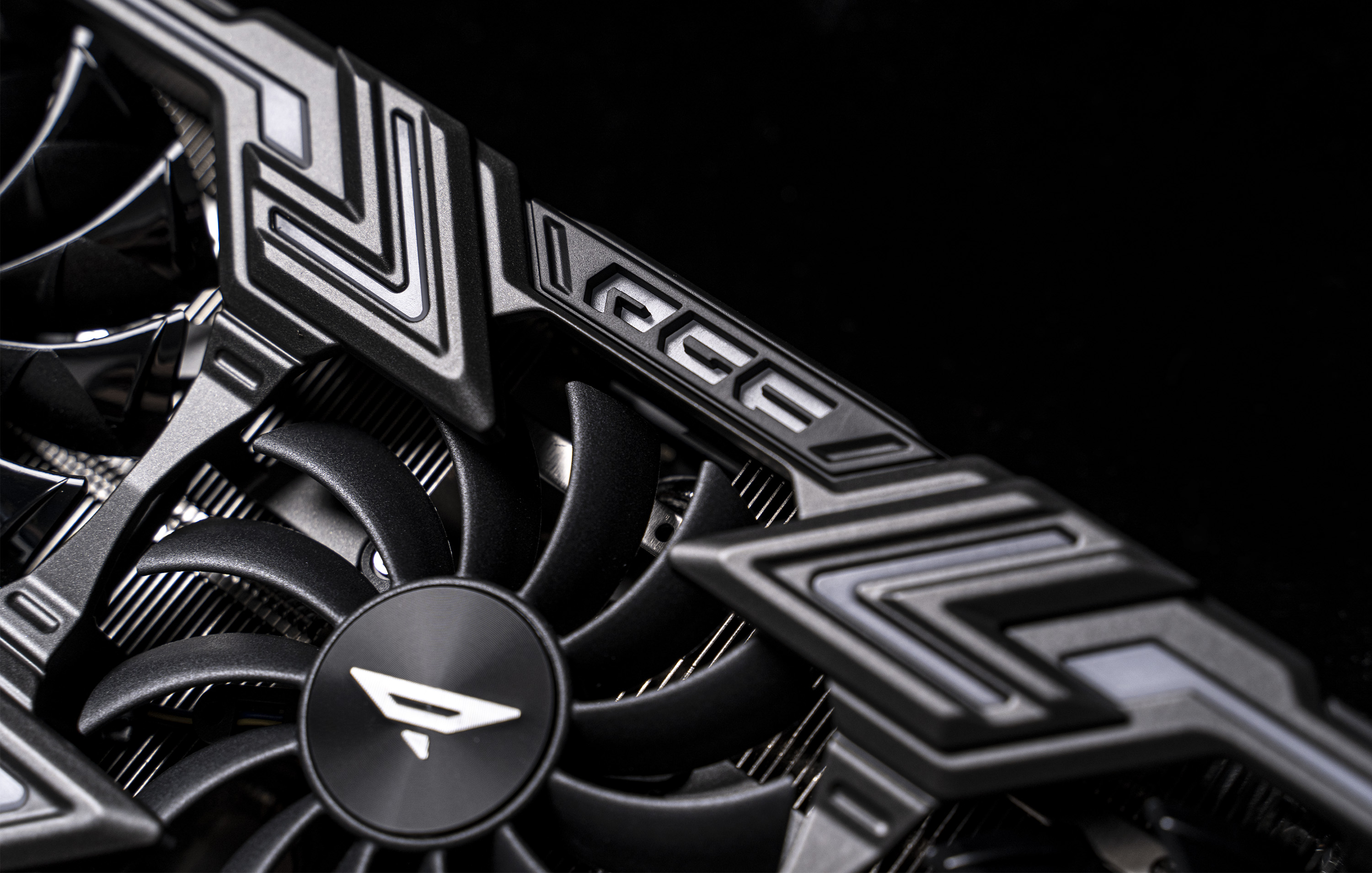 顶级机箱装机,第一次装机推荐机箱