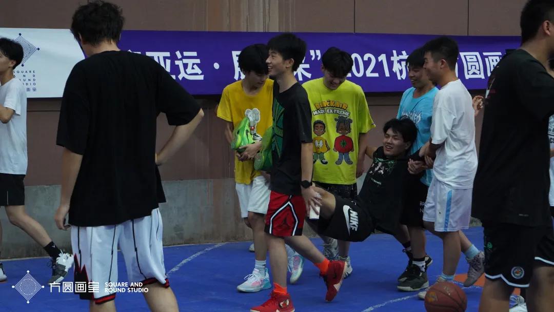 那些篮球场热血沸腾的瞬间,你们在球场上拼搏的样子