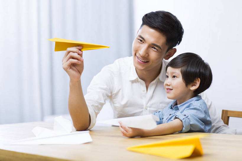 男孩爱哭怎么正确引导,小孩子爱哭最有效的解决方法