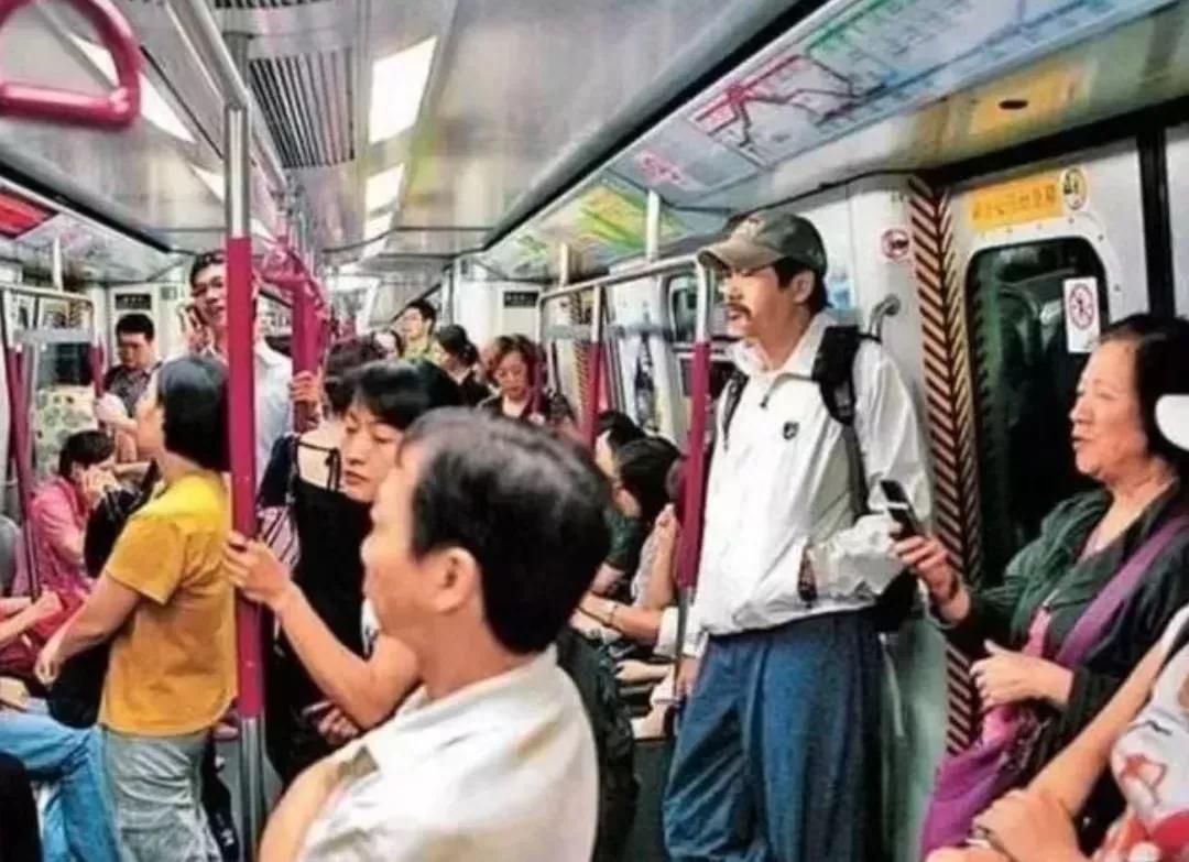 周润发从20岁到65岁的样子,周润发人生必经的历程