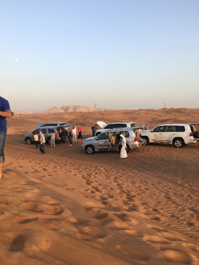 去迪拜冲沙穿什么鞋,去迪拜冲沙