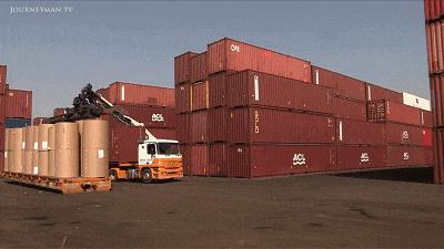 欧美国家的爱心衣物，几乎摧毁非洲的纺织市场