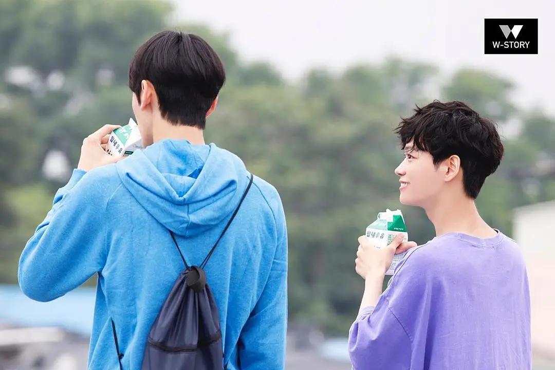 最近在看的一些腐剧，治愈系少年VS马拉松选手，高颜值