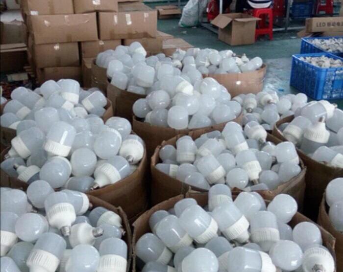 地摊卖led灯多少钱,夜市摆摊超亮led地摊充电灯