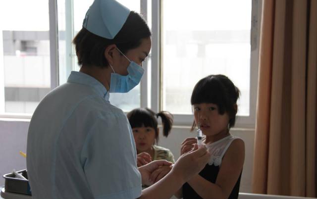 14岁女孩身上有异味是怎么回事,发现女儿身上有怪味