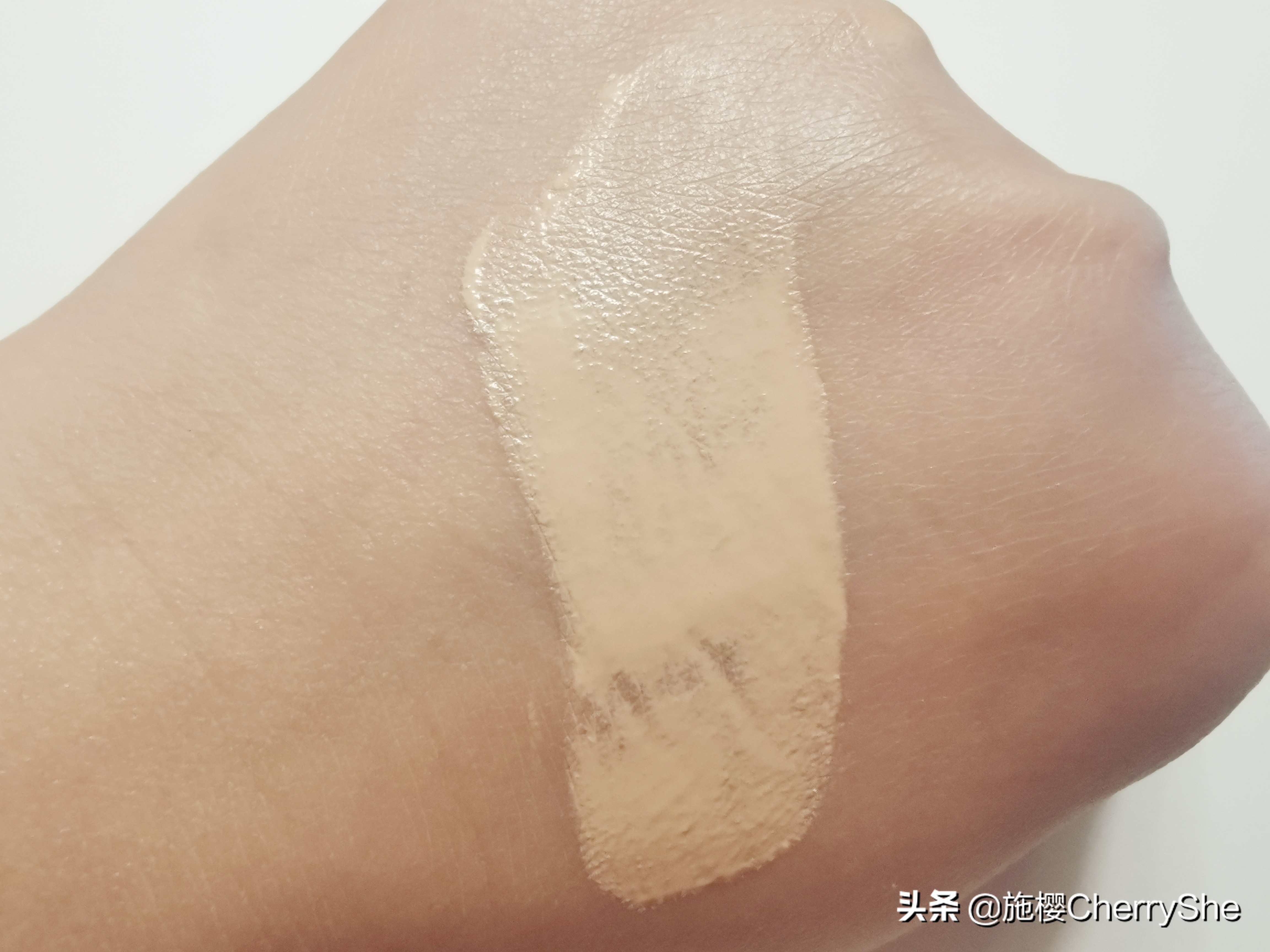 4款油皮粉底液:阿玛尼权利、YSL、玫珂菲、植村秀小方瓶,哪个好