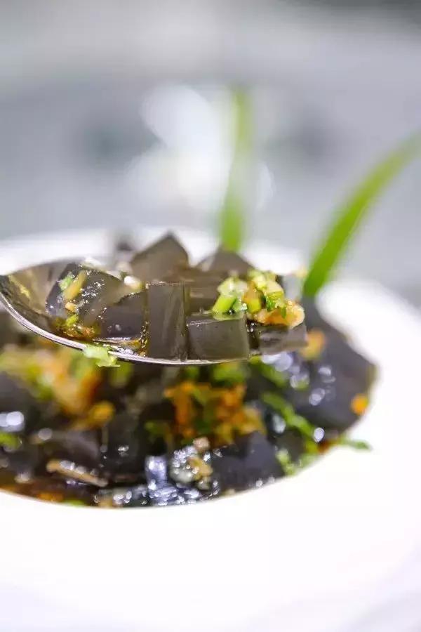 白色凉粉和黄色凉粉的区别,跟凉粉一样的东西是什么