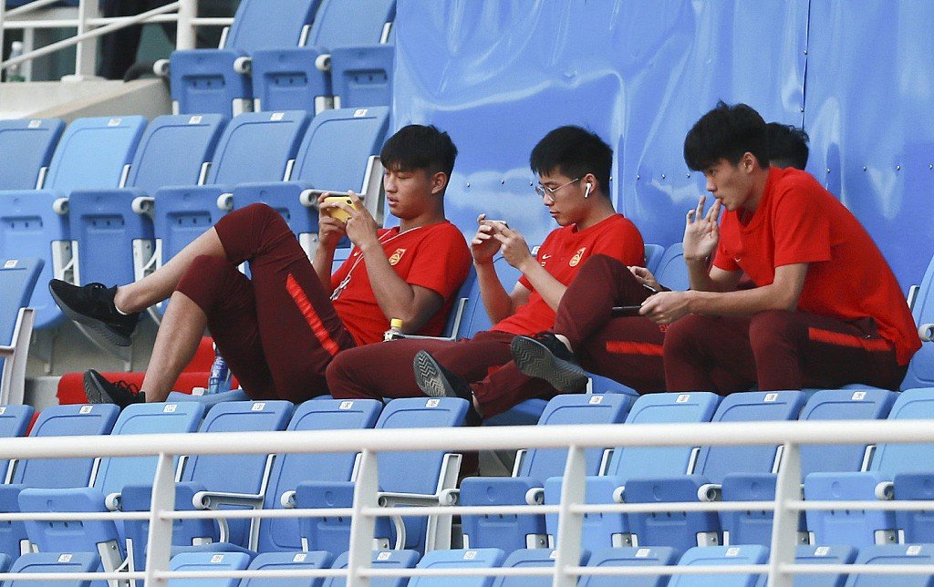 喝酒对打篮球身体有影响吗,喝酒对足球运动员的伤害