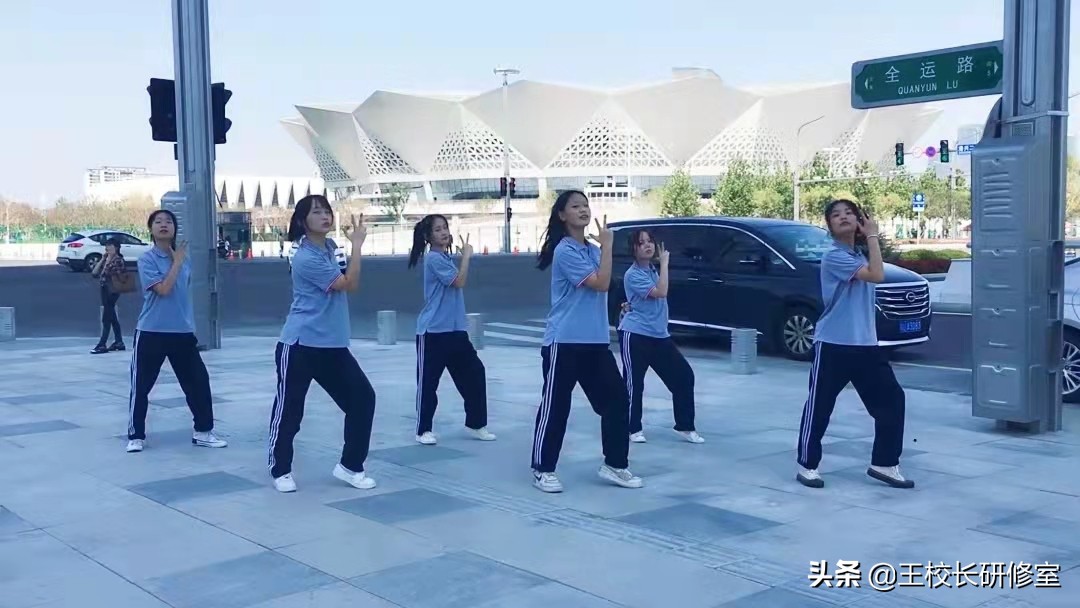 大课间全校互动,大课间活动大概有多少小时