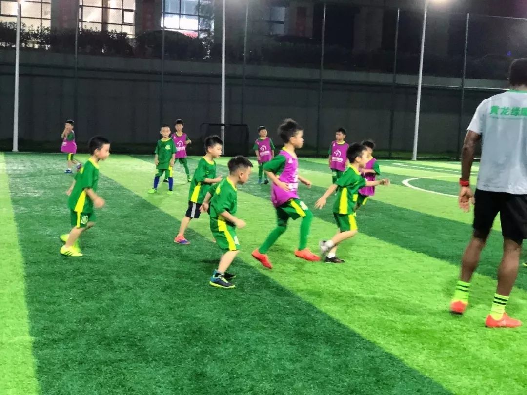 滨江足球队少年,滨江传奇足球少年