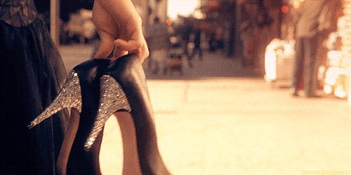 鞋子太小教你一个小妙招,鞋子太大怎么变小不用任何物品